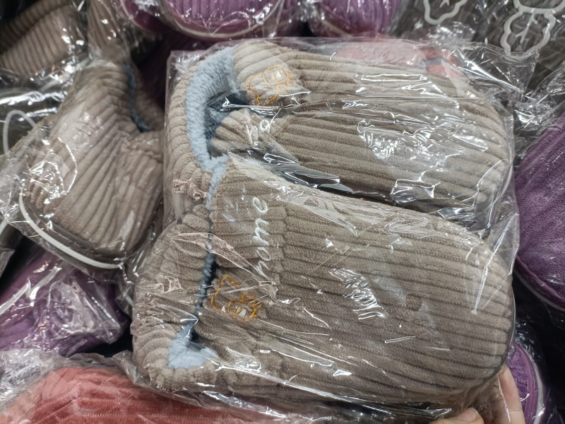 儿童家居鞋，3.99元/双