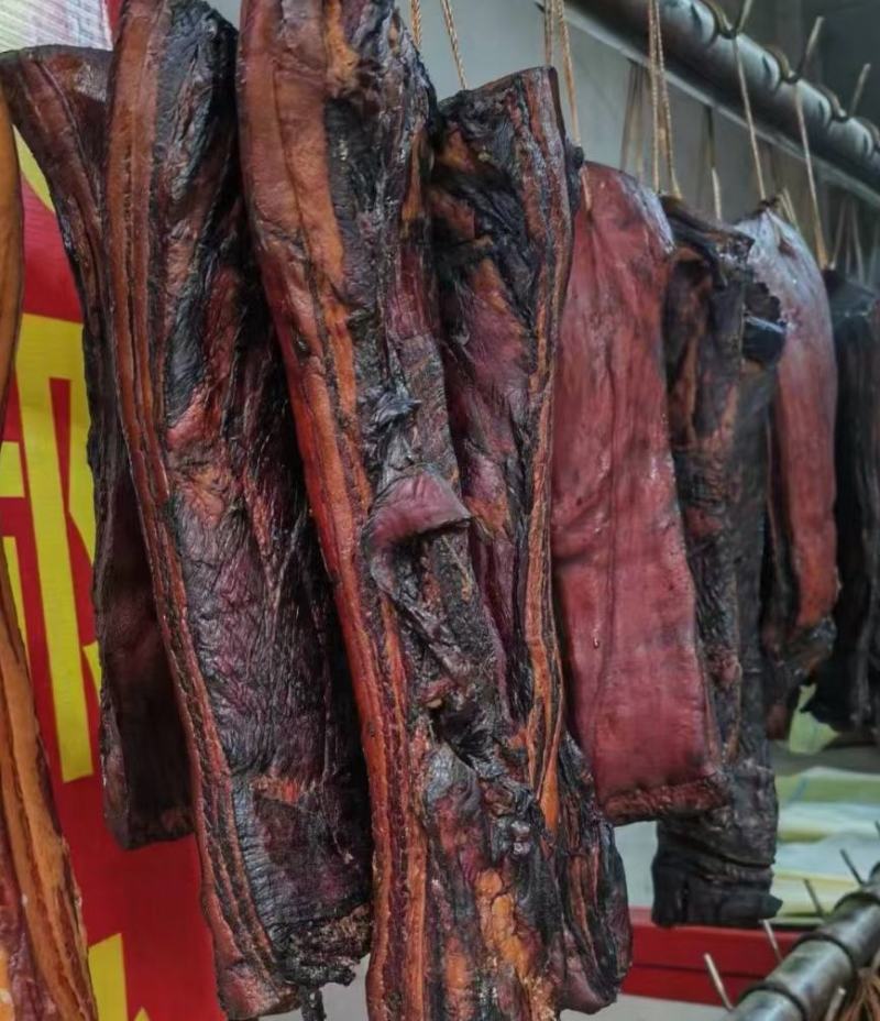 产地直送精品腊肉全国供应新鲜直达，五花二刀、腊排骨、腊肠