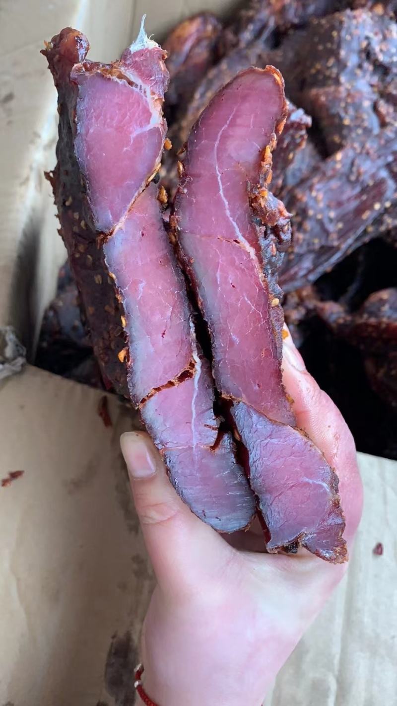 大块肉（猪里脊肉、腌渍肉）五香和麻辣两个口味