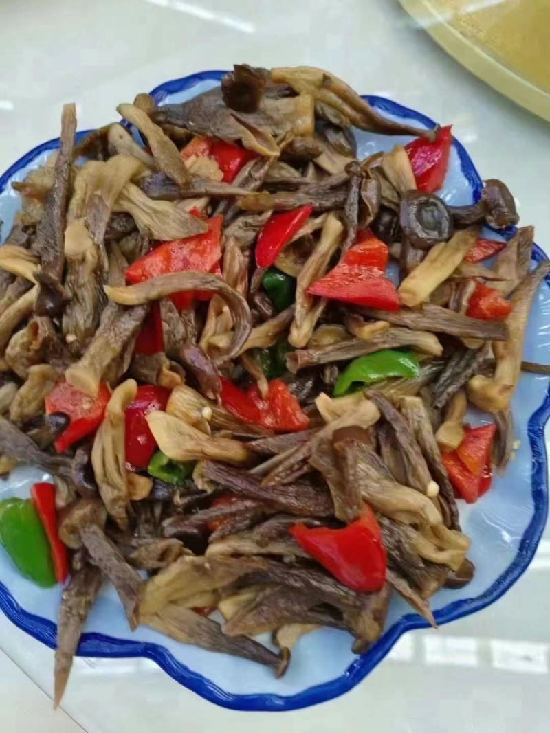 A级鹿茸菇，C级鹿茸菇，小嫩芽都有货，适合各种餐馆，零售