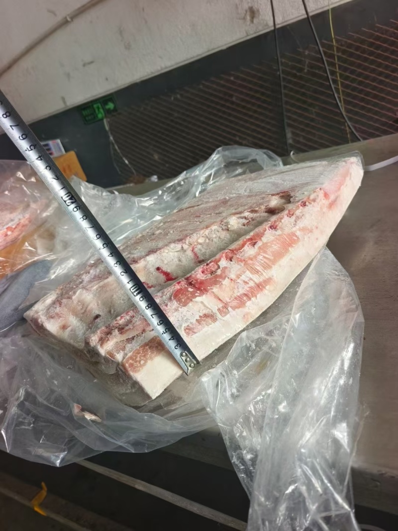 腊肉灌肠老板看过来。正一九。带肋中方，4号肉价格美丽