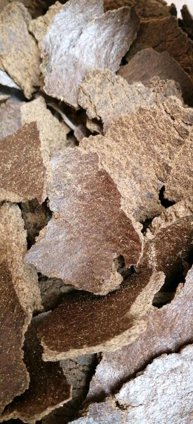 我们这里的菜籽青饼，含油8.9个货源充足，量大从优欢迎咨