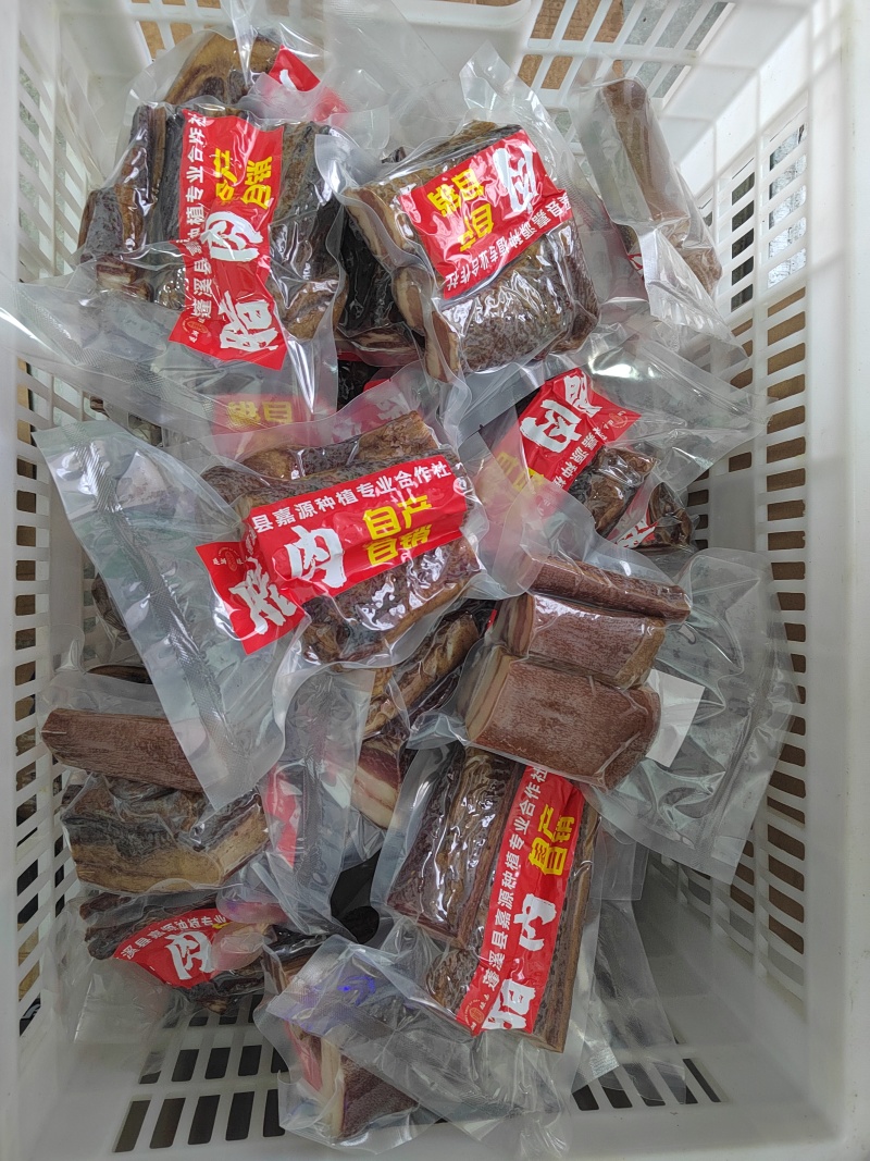 腊肉香肠袋装箱装规格齐全价格透明受监督有需要电话联系