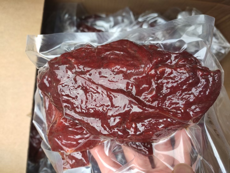 真空酱香猪肉，五香麻辣两个口味，开袋即食，常温保存