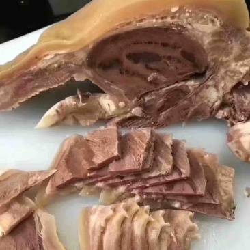 全熟带皮熟大公牛牛头肉、适合炒菜、凉拌、熬汤。