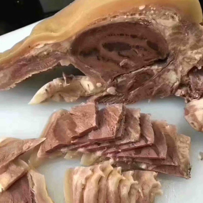 全熟带皮熟大公牛牛头肉、适合炒菜、凉拌、熬汤。
