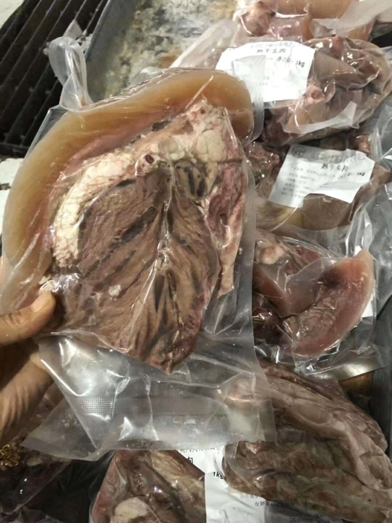 全熟带皮熟大公牛牛头肉、适合炒菜、凉拌、熬汤。