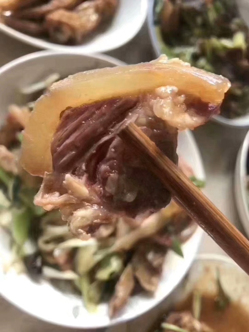 全熟带皮熟大公牛牛头肉、适合炒菜、凉拌、熬汤。