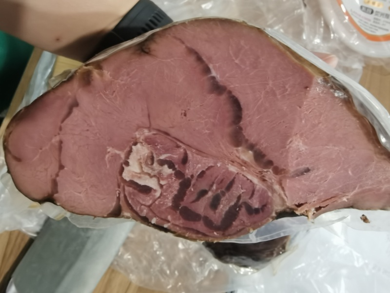 熟食加工厂厂家直销，纸包鸡，麻椒鸡，猪头肉，酱牛肉，酱肘