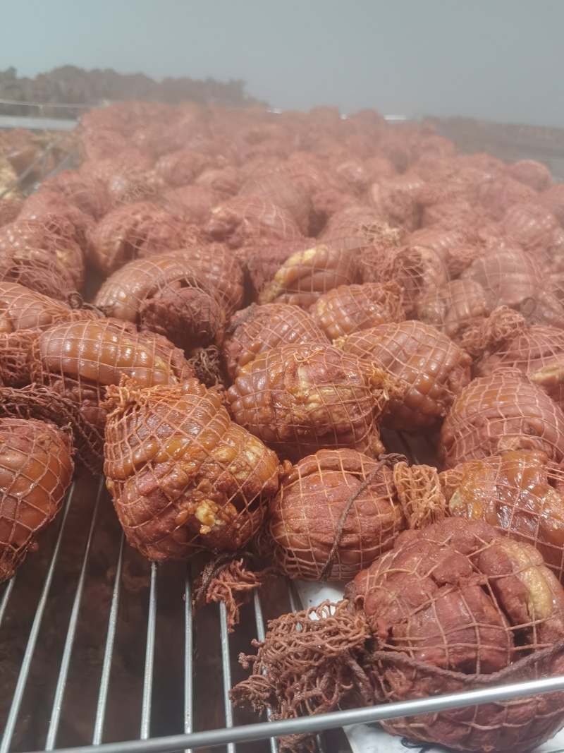 熟食加工厂厂家直销，纸包鸡，麻椒鸡，猪头肉，酱牛肉，酱肘