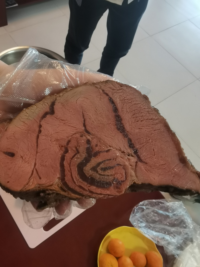 熟食加工厂厂家直销，纸包鸡，麻椒鸡，猪头肉，酱牛肉，酱肘