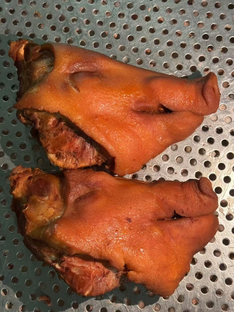 鸿运当头红红火火过大年先炸后卤猪头肉猪脸
