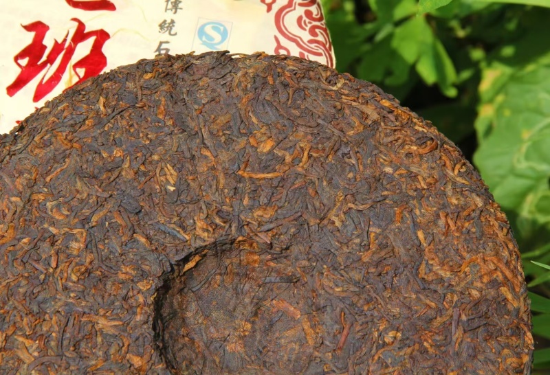 宫廷级别的老班章熟茶饼