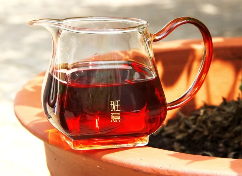 宫廷级别的老班章熟茶饼