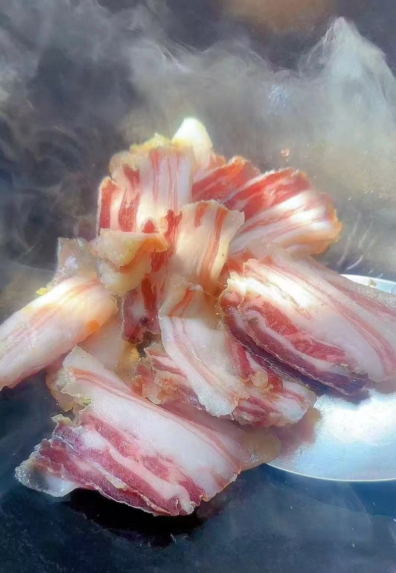 精品五花肉大量供应，合格证齐全，厂家直供货源充足