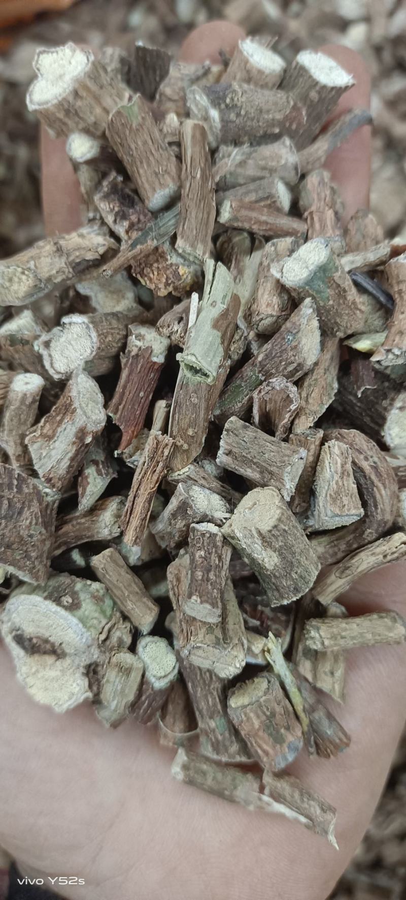 鸡屎藤主营各种中药，地产药材品类多货品齐代加工打粉压片