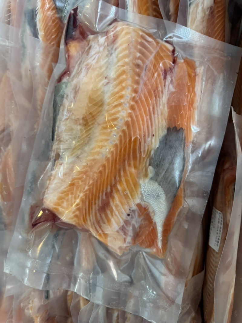 三文鱼鱼排鱼骨