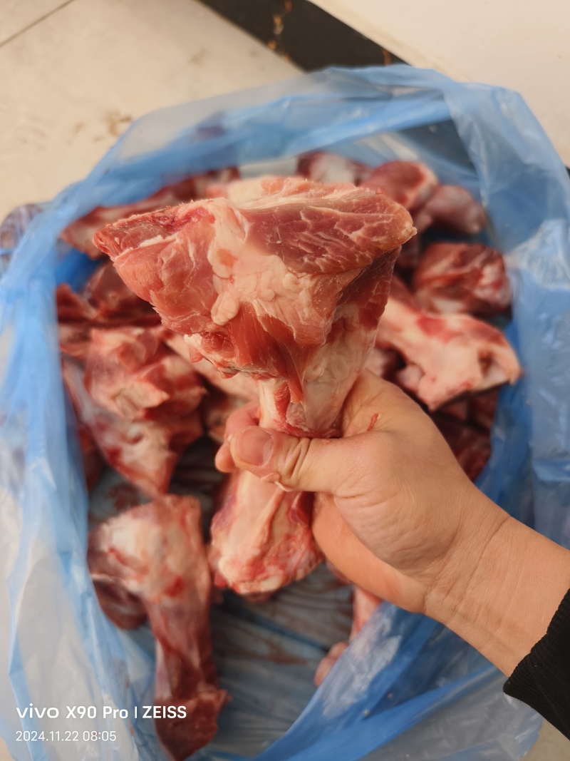 多肉大棒骨3块左右一斤