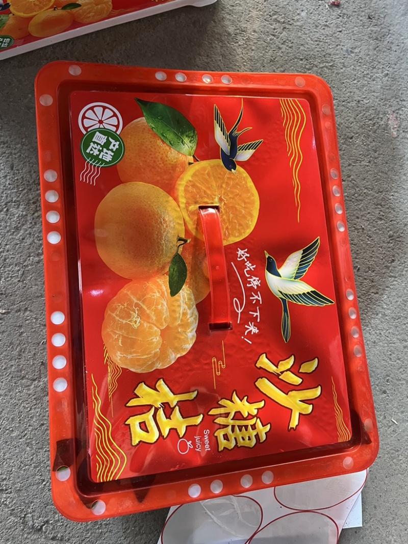 广西沙糖橘，皮薄多汁，个个全红，果面干净起沙，精品柑橘