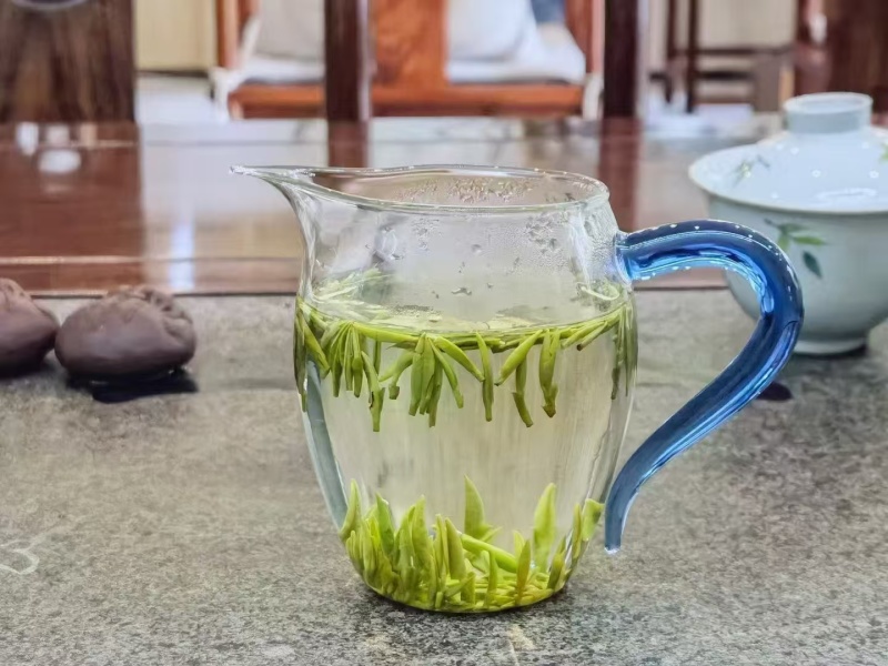 海拔高空气好云雾缭绕天然氧吧云雾茶