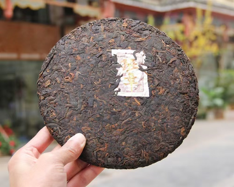 2025年蛇年班章熟饼，芽头满布，里外一致