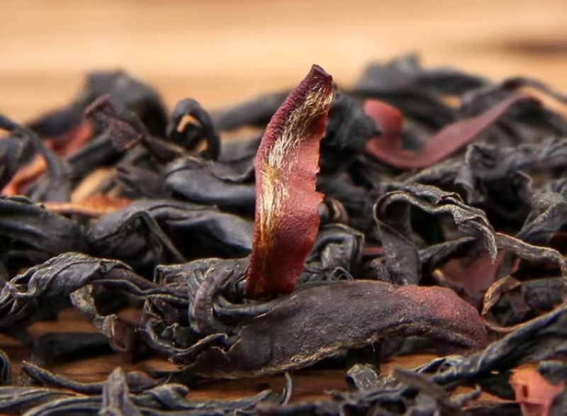 早春野生红精致茶礼滇红茶中的两大尖货之一，红叶多多，