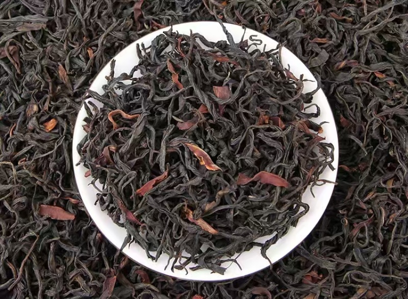 早春野生红精致茶礼滇红茶中的两大尖货之一，红叶多多，
