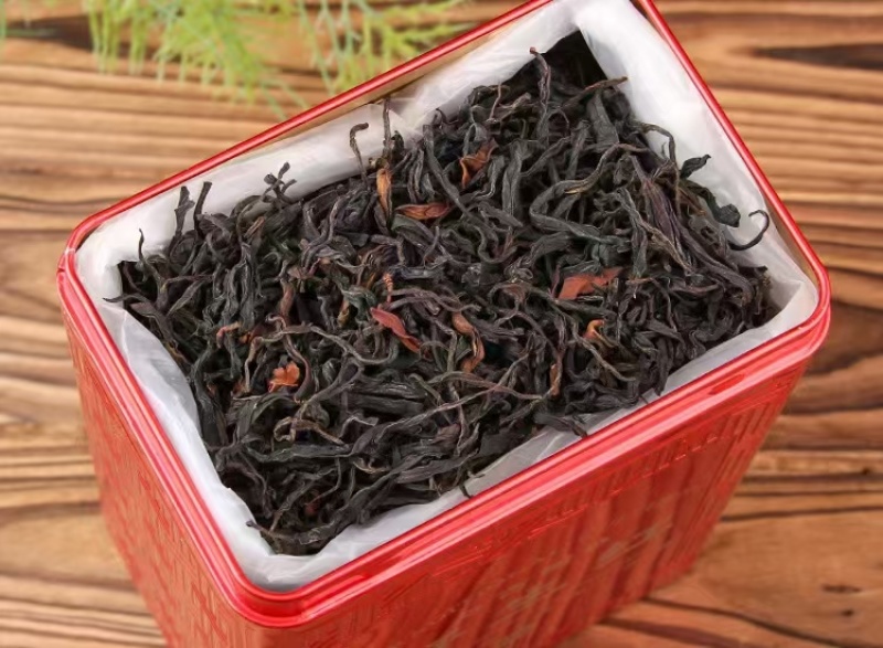 早春野生红精致茶礼滇红茶中的两大尖货之一，红叶多多，