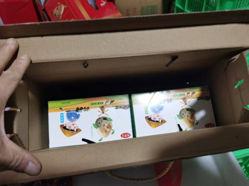 五香鹌鹑蛋，礼盒装，散装都有