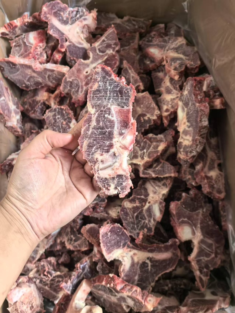 牛脖骨，满肉牛脖骨，厂家直销，可按要求切割，不包邮。