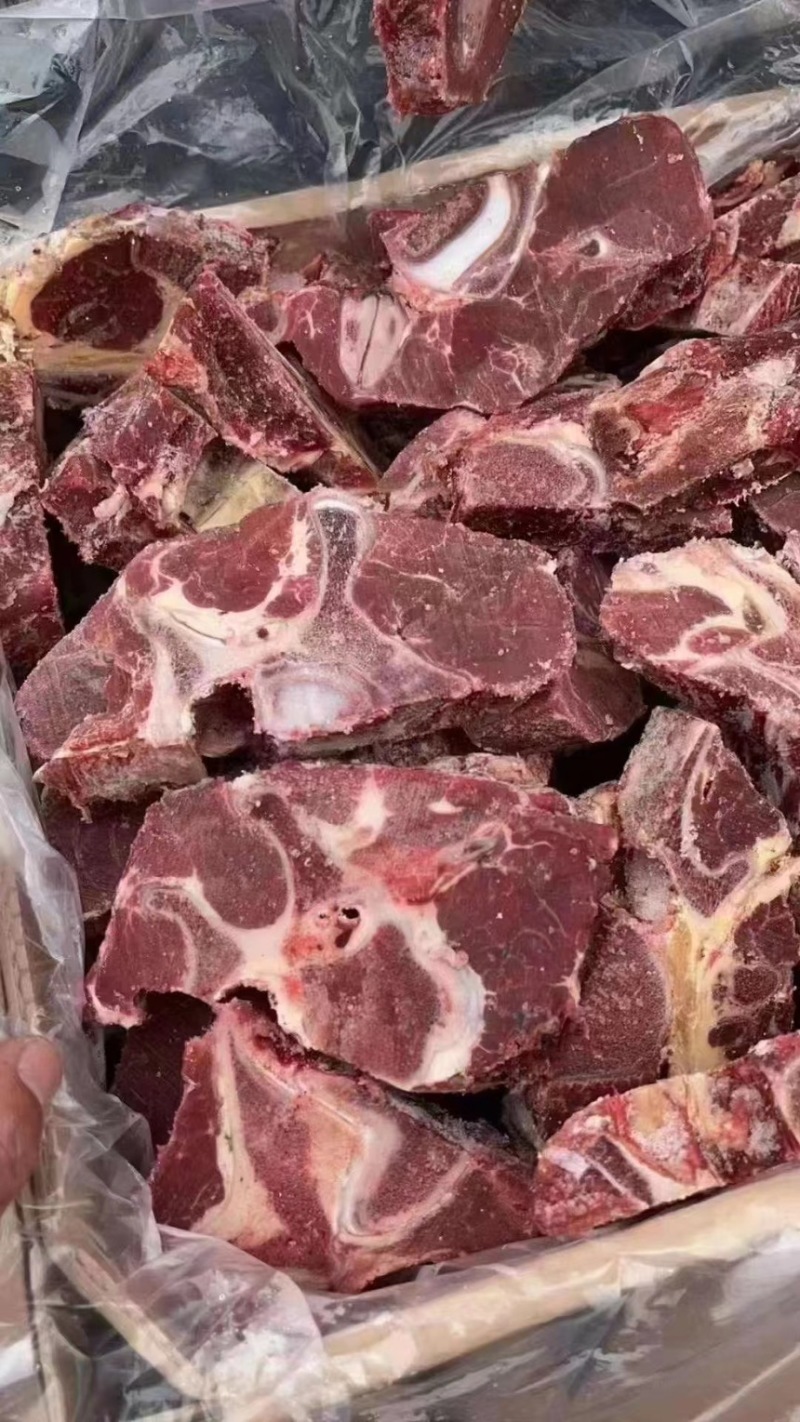 牛脖骨，满肉牛脖骨，厂家直销，可按要求切割，不包邮。