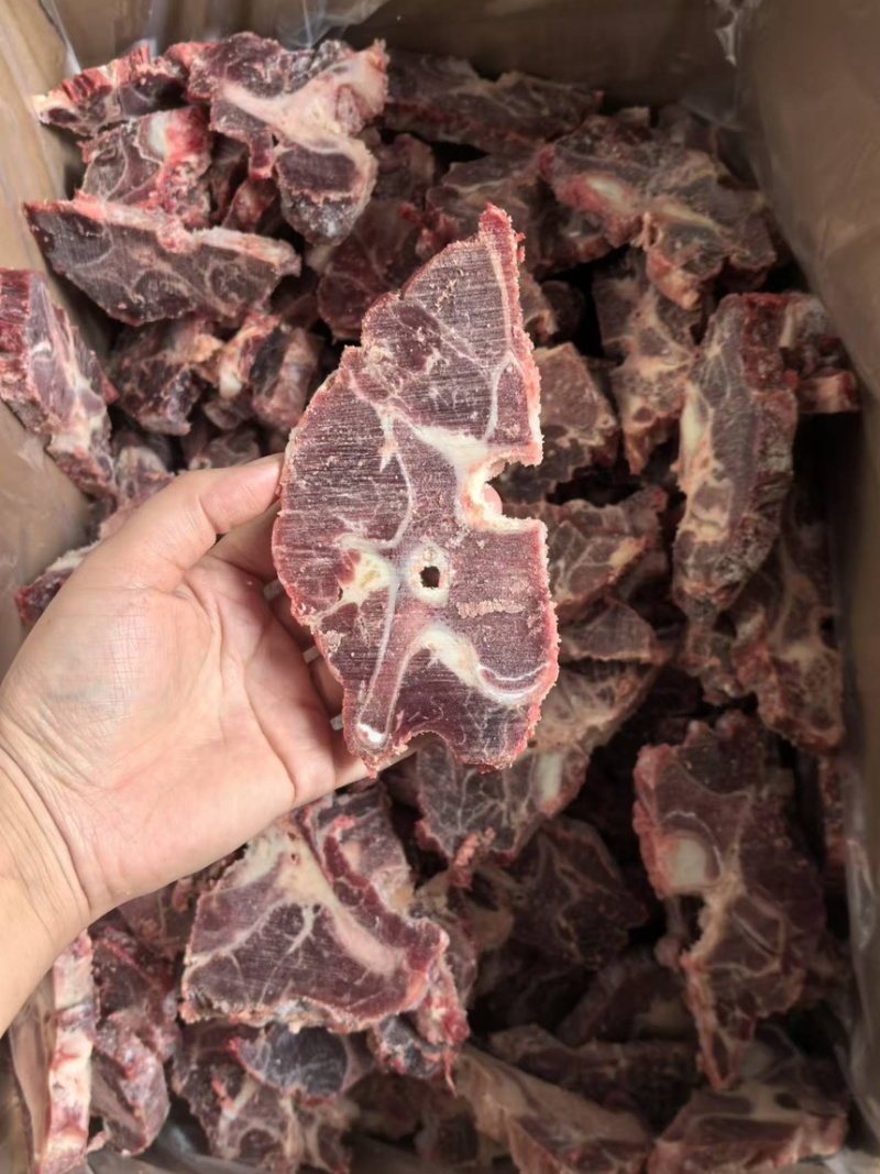 牛脖骨，满肉牛脖骨，厂家直销，可按要求切割，不包邮。