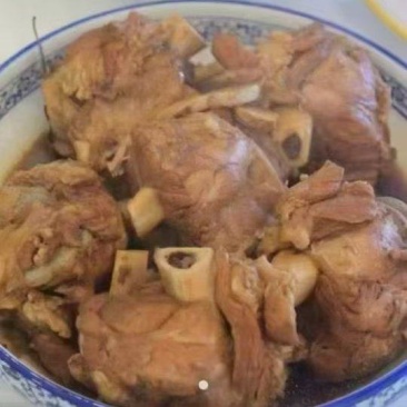 去皮先小肘子