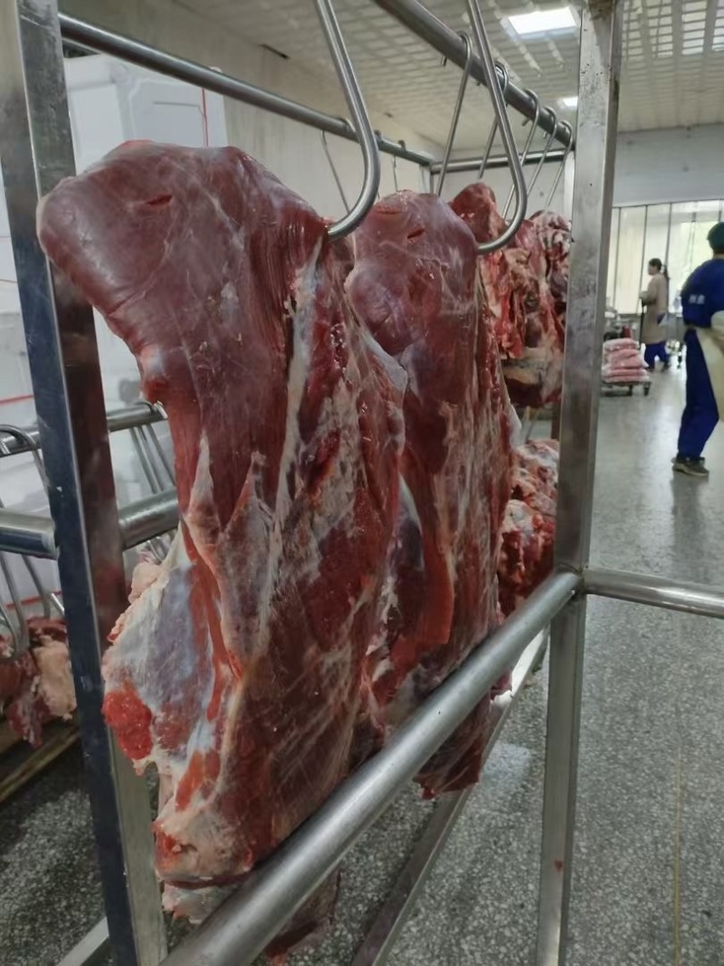 三扒一霖，公牛牛后腿肉，通货，国产纯干冰鲜，精修去油。