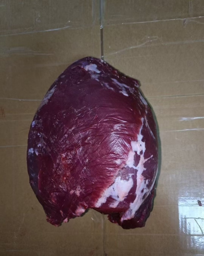 三扒一霖，公牛牛后腿肉，通货，国产纯干冰鲜，精修去油。