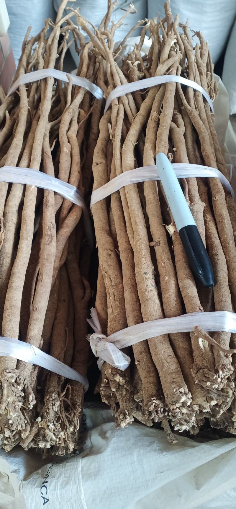 小叶红皮选条千斤拔中药批发一手货源量大忧里惠
