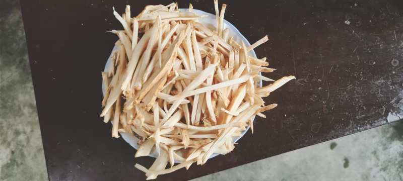 供应风干手工大头菜口感酥脆，有嚼劲，纯手工制作，大量接单