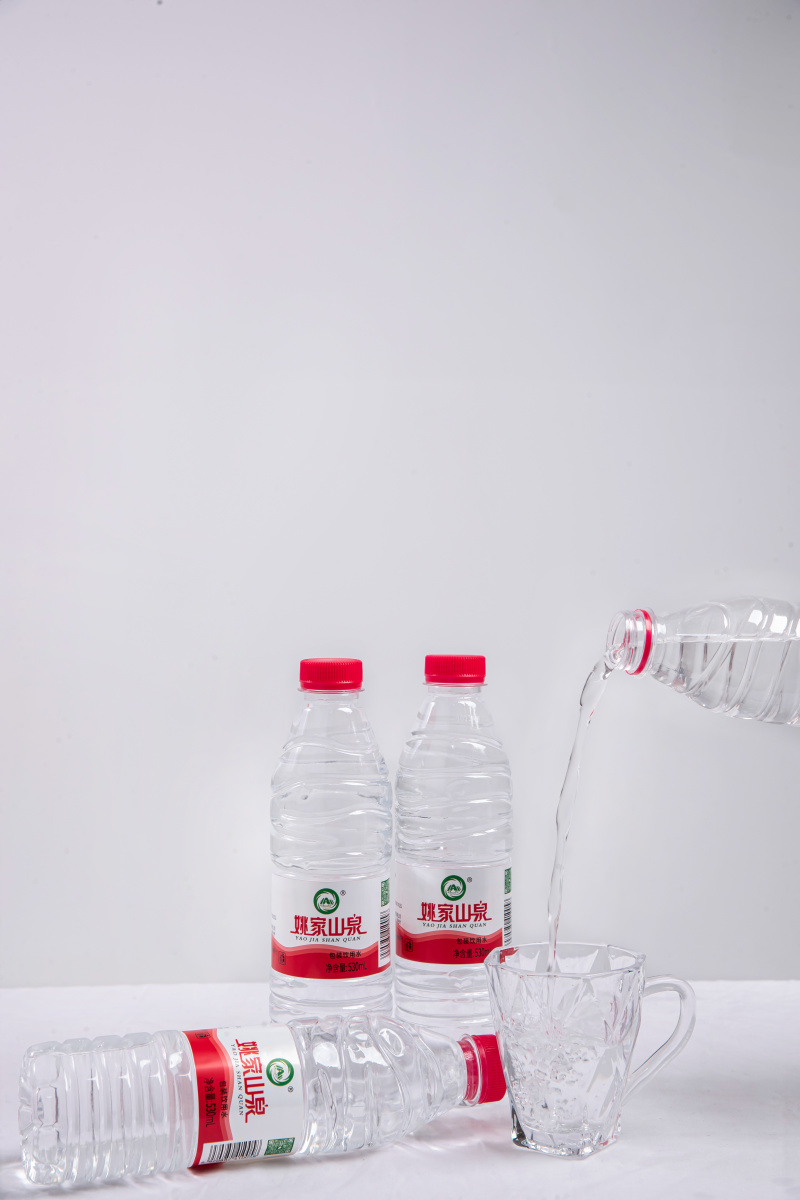 矿泉水