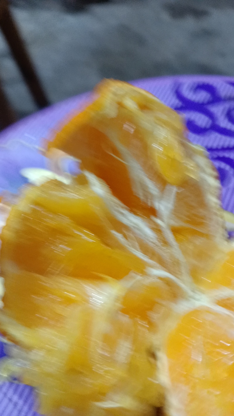 四川耙耙柑又名春见，爆甜多汁化渣，风味浓郁，是柑橘行业中