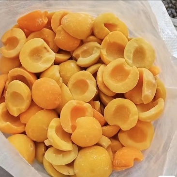 山东精品水果罐头使用黄桃瓣大量有货欢迎咨询