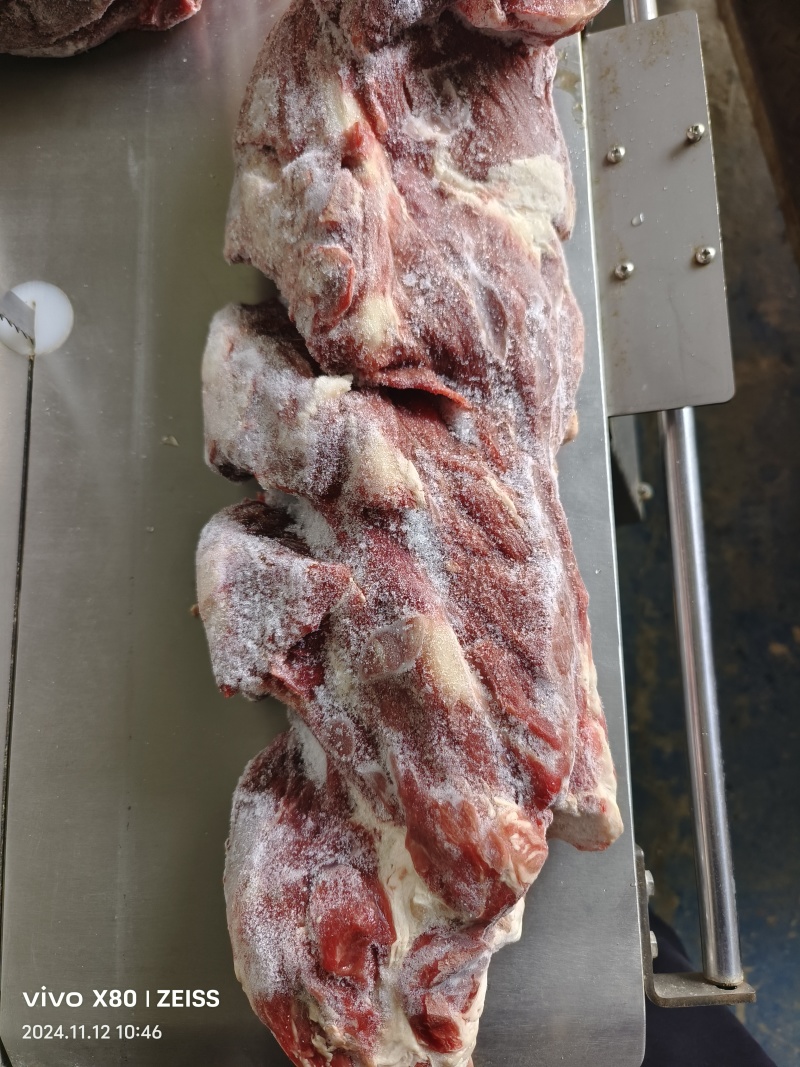 满肉牛脖骨