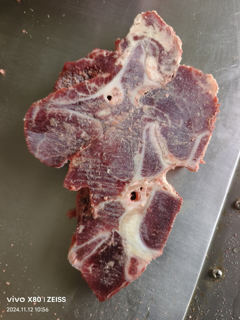 满肉牛脖骨