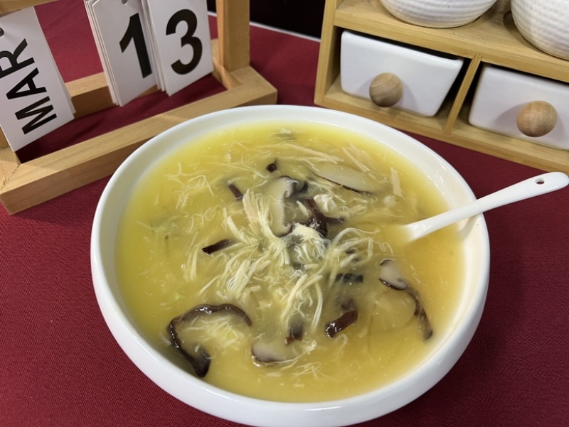 港式风味碗仔翅，粤港澳味道鲜味可口，好挂住儒德公碗仔翅