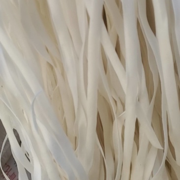土豆粉条，有中宽，有细的