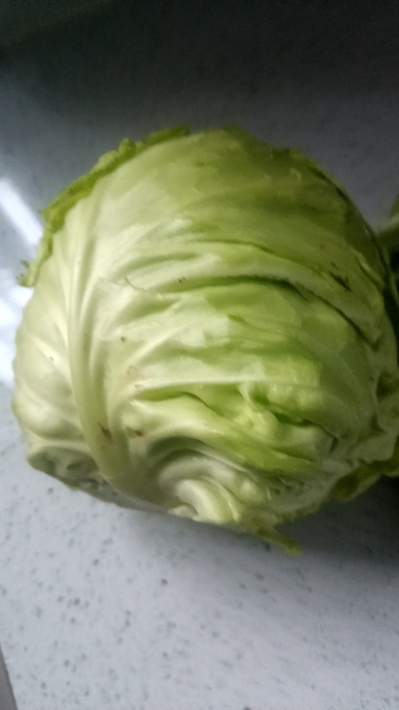 四川甘蓝上市中，品质一级，质量可靠，量大优先。