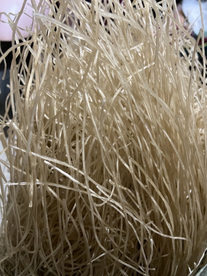 红薯粉条、红薯宽粉、红薯淀粉，原料只有水和红薯制作。