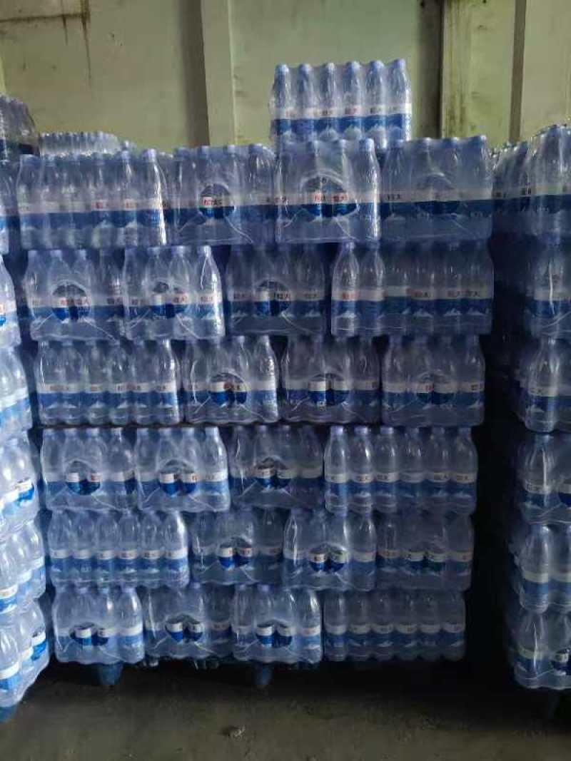 地下井矿泉水水清凉爽口