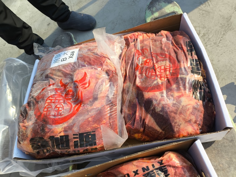 有量你就来，欢迎来电详谈，马肉货源充足价格美丽，各种都有