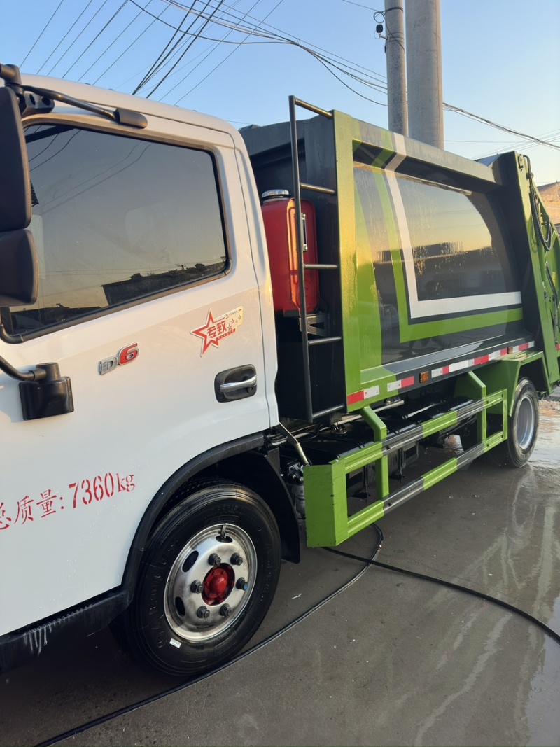 二手压缩垃圾车，蓝黄牌都有。