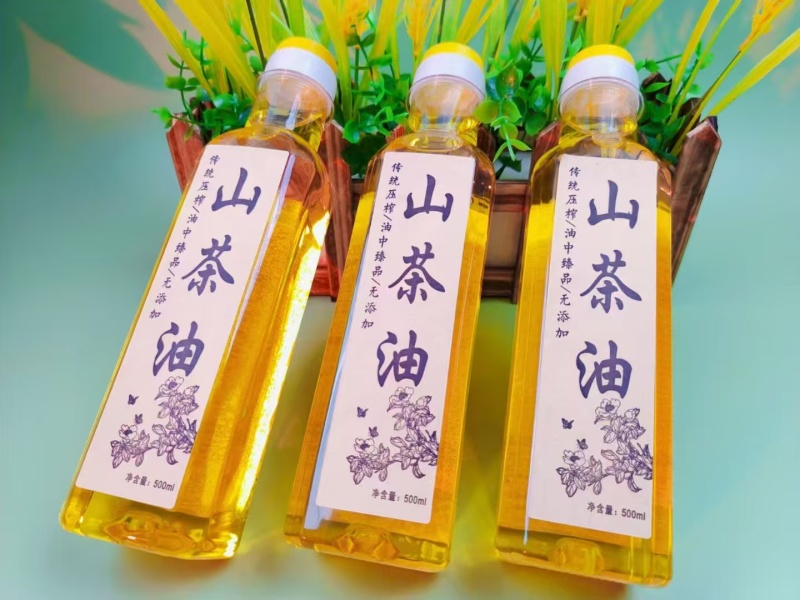 山茶油量大优惠，一次合作终身朋友，欢迎各地老板前来合作
